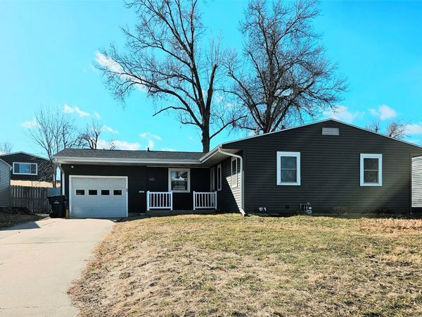 1103 30th Street, Cedar Rapids, IA 52403