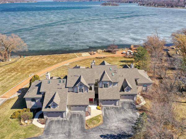 N24W30375 Crystal Springs DRIVE, Pewaukee, WI 53072