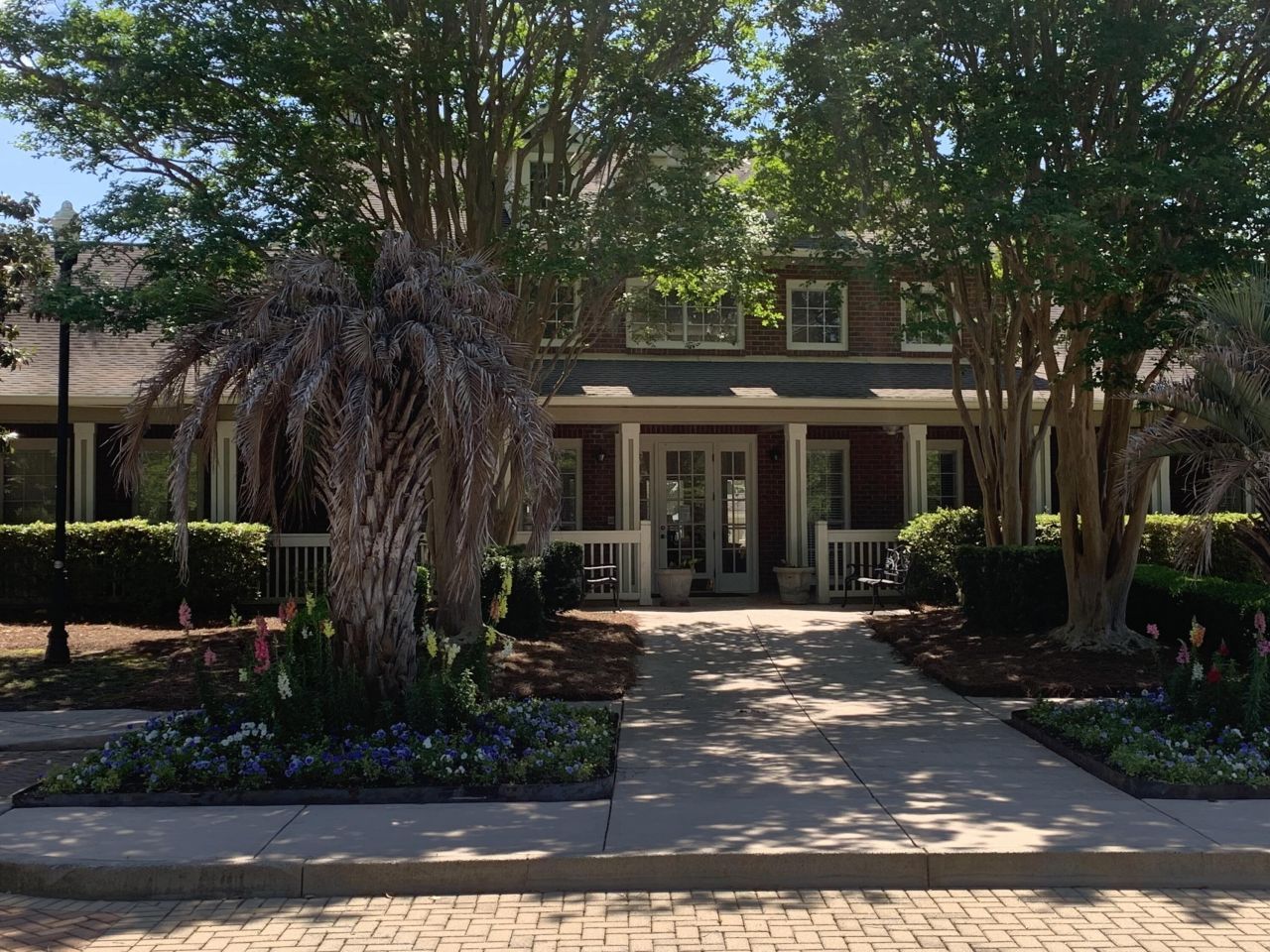 1600 Long Grove Drive Photo 13