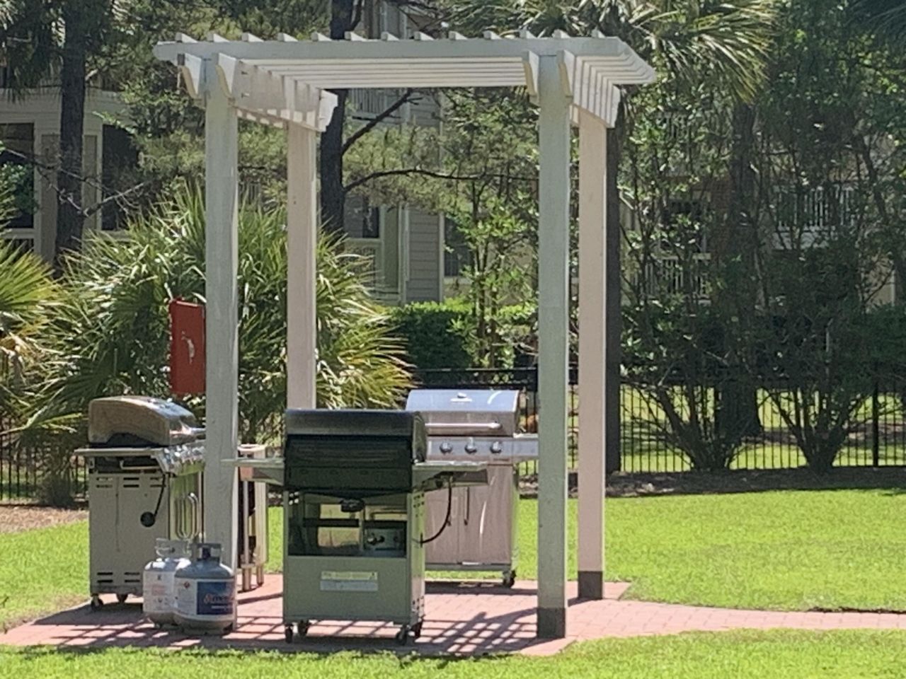 1600 Long Grove Drive Photo 16