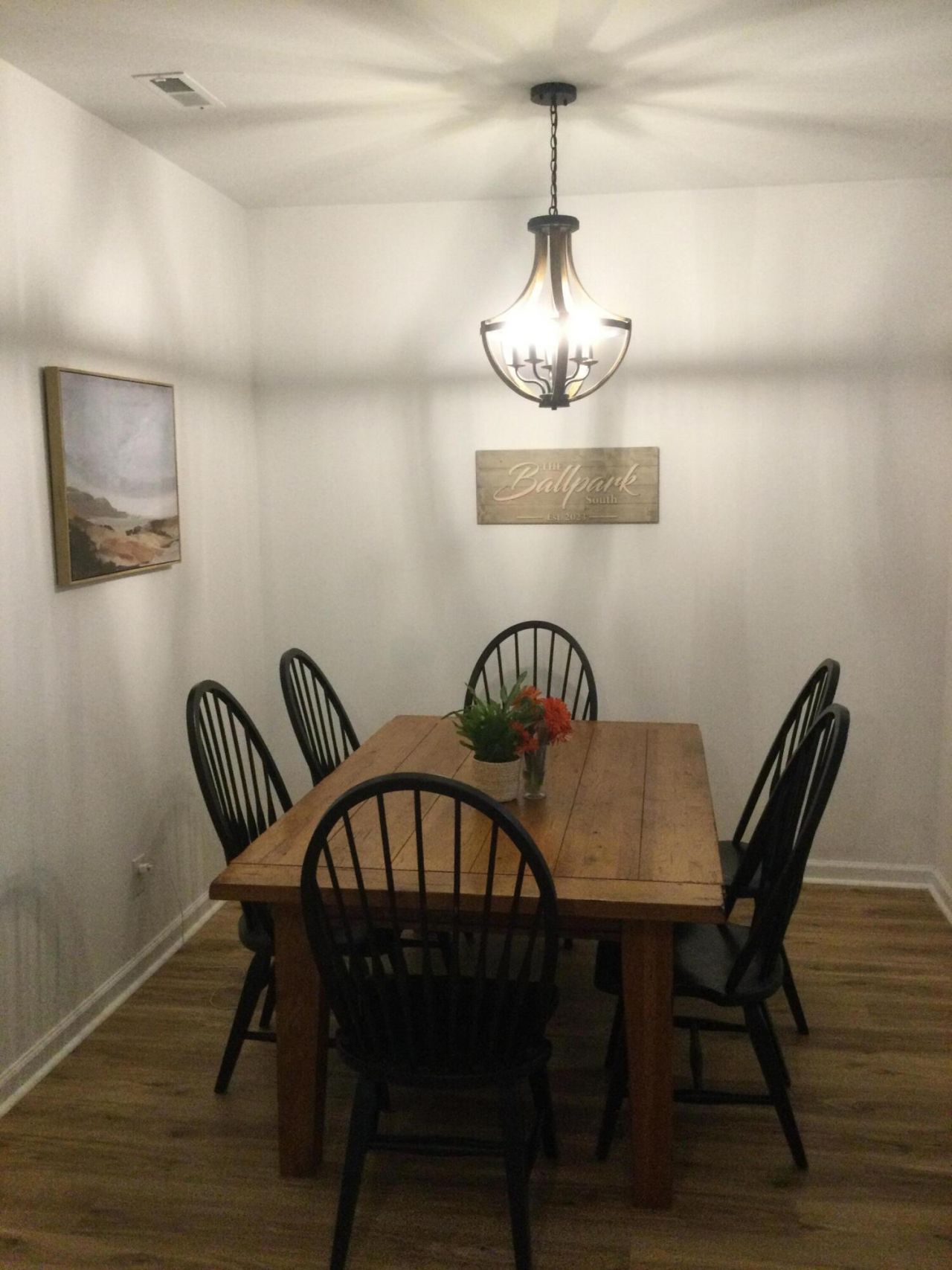 1600 Long Grove Drive Photo 5