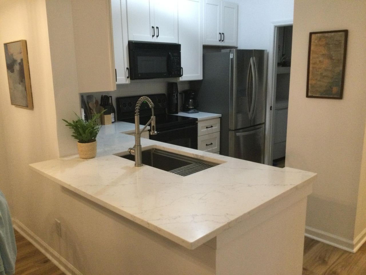 1600 Long Grove Drive Photo 6