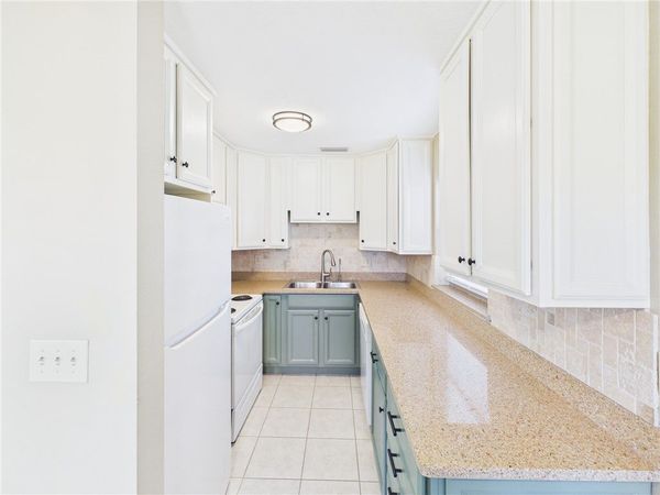 89 Crooked Tree Lane, Unit 105, Vero Beach, FL 32962