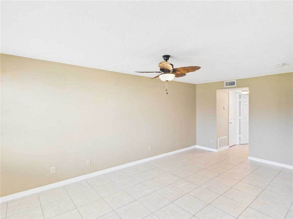 89 Crooked Tree Lane, Unit 105, Vero Beach, FL 32962 Photo