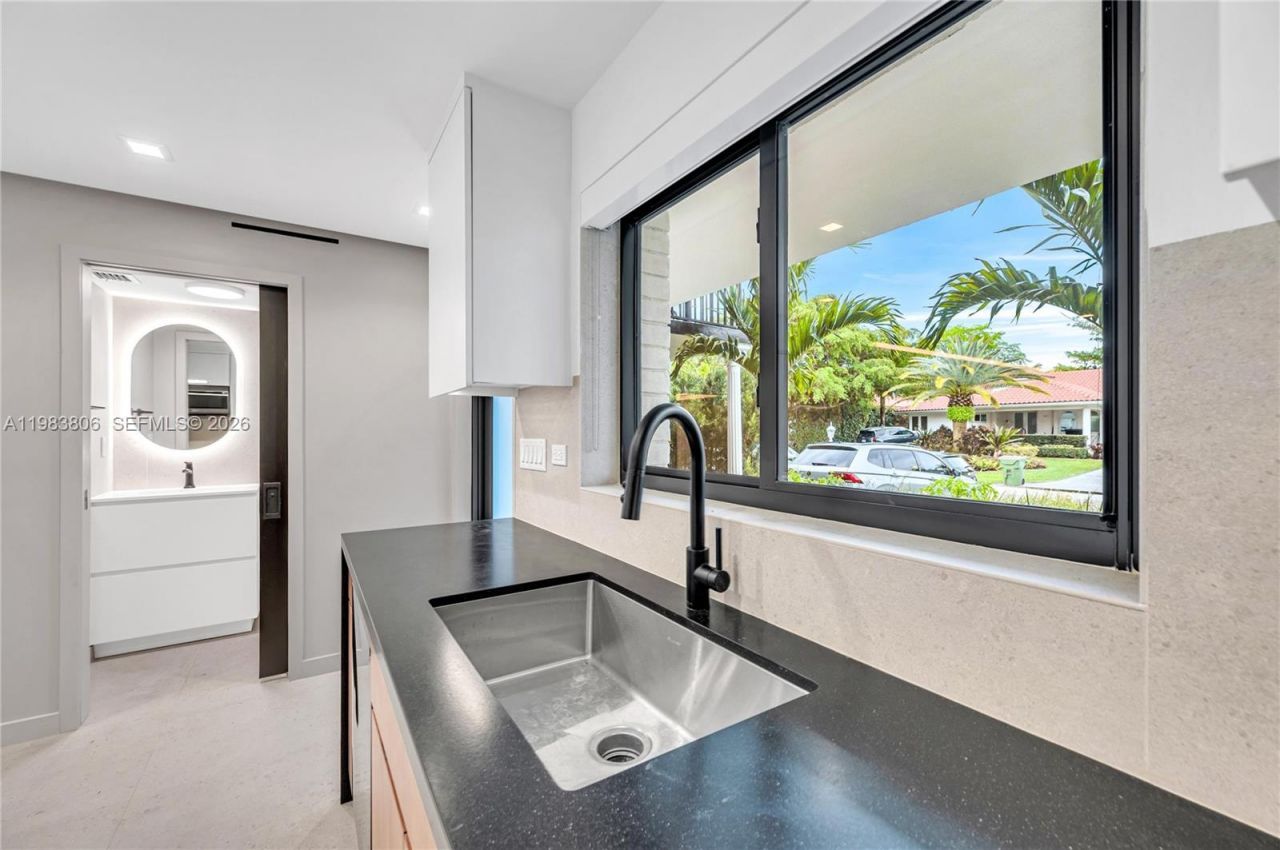 2211 NE 122nd St, Unit 2211, North Miami, FL 33181 Photo