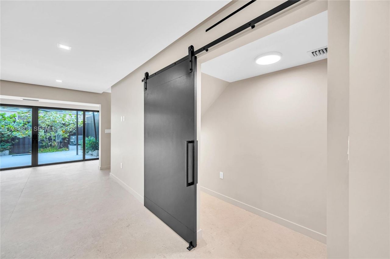 2211 NE 122nd St, Unit 2211, North Miami, FL 33181 Photo