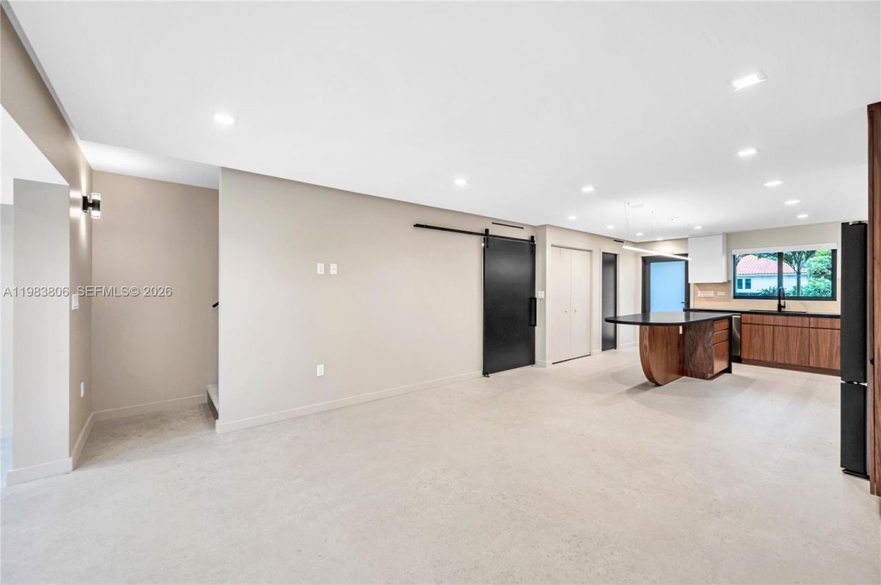 2211 NE 122nd St, Unit 2211, North Miami, FL 33181 Photo