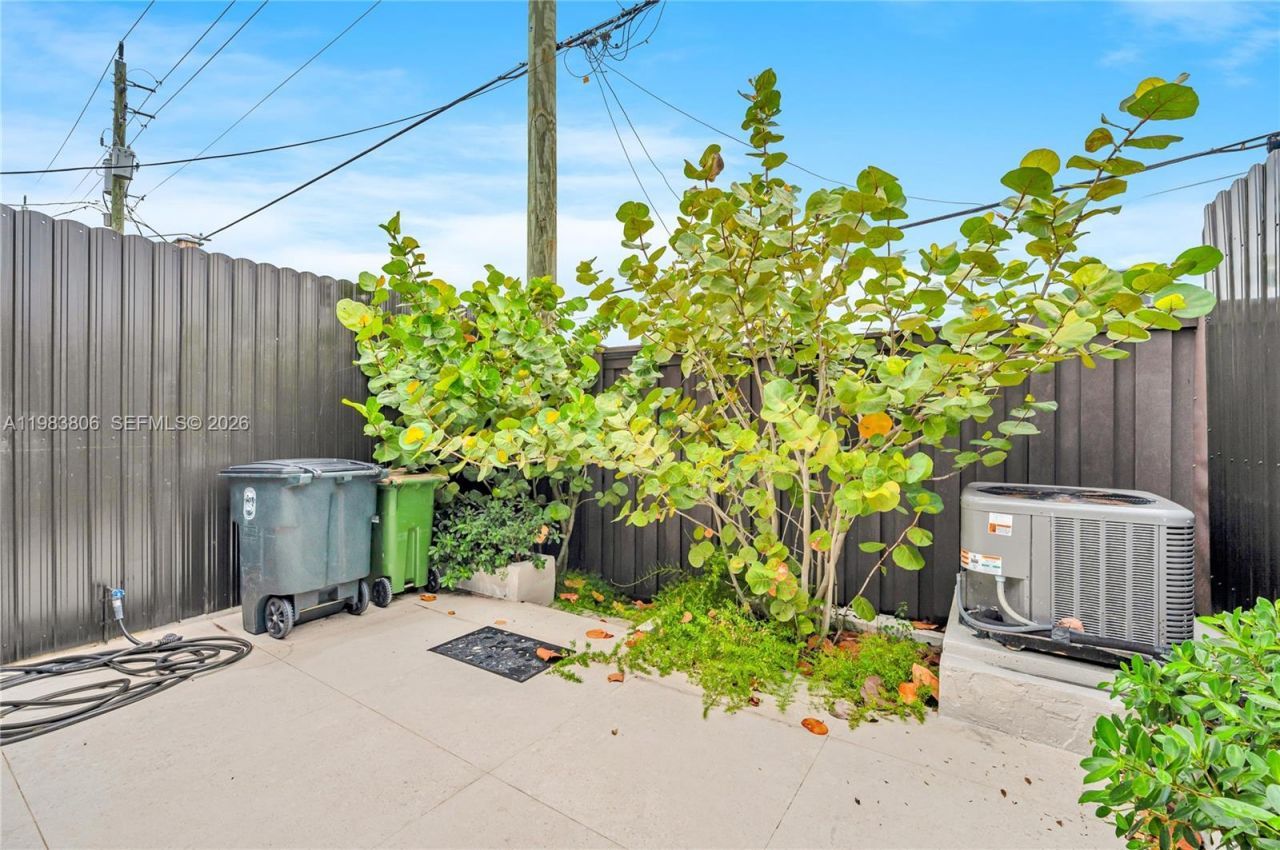 2211 NE 122nd St, Unit 2211, North Miami, FL 33181 Photo