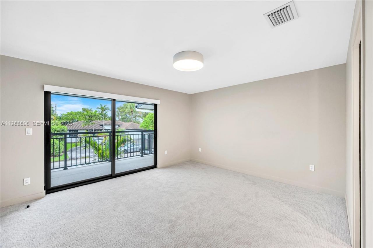 2211 NE 122nd St, Unit 2211, North Miami, FL 33181 Photo