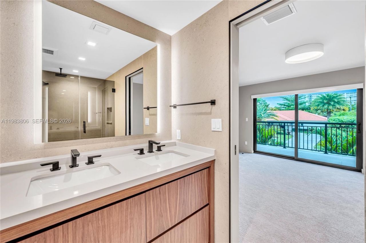 2211 NE 122nd St, Unit 2211, North Miami, FL 33181 Photo