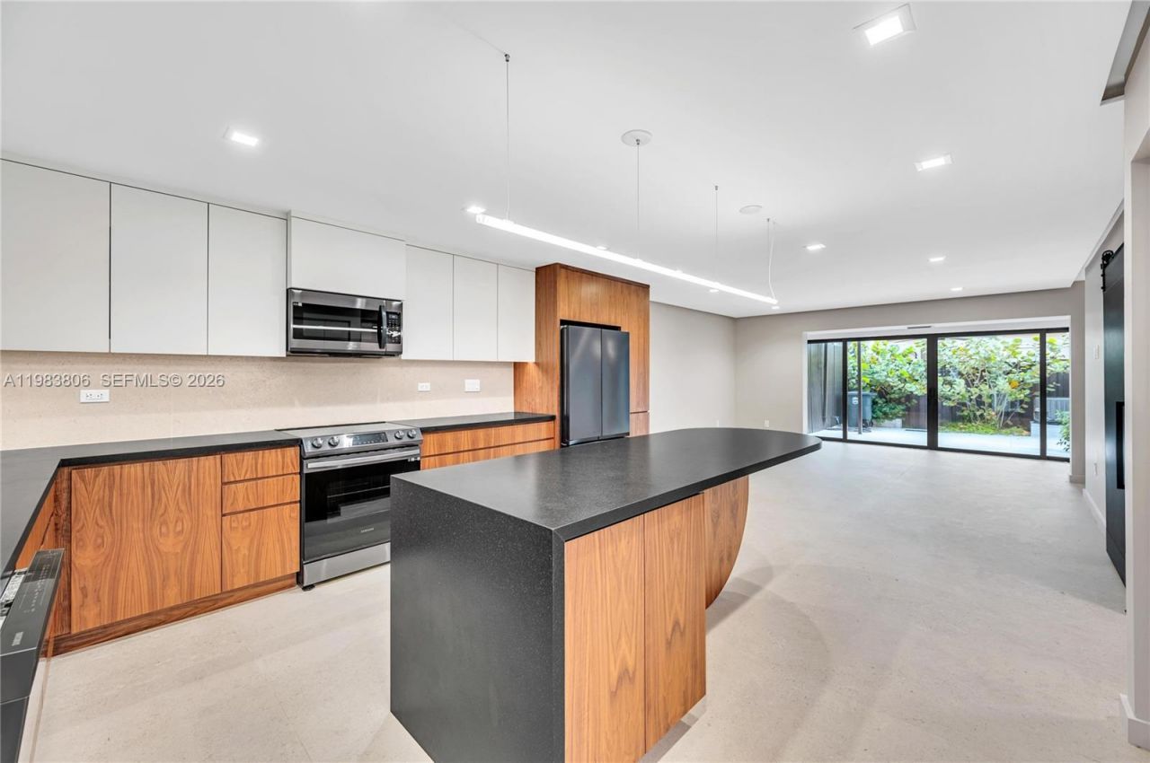 2211 NE 122nd St, Unit 2211, North Miami, FL 33181 Photo