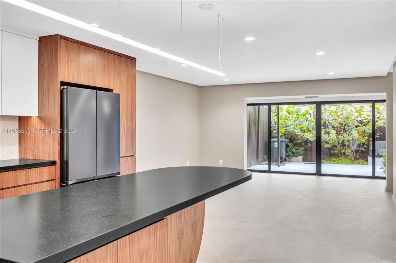 2211 NE 122nd St, Unit 2211, North Miami, FL 33181 Photo