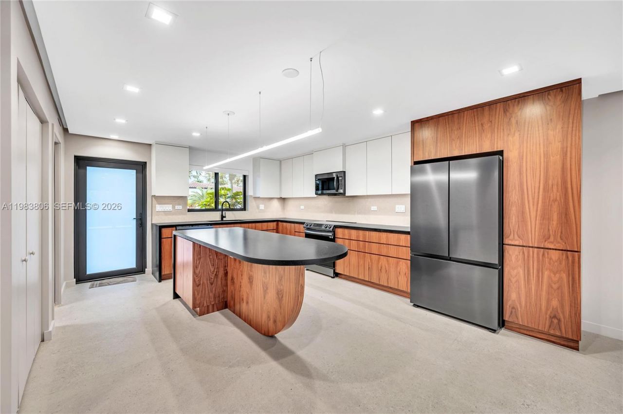 2211 NE 122nd St, Unit 2211, North Miami, FL 33181 Photo