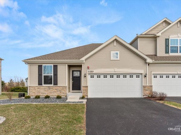 1320 Hawk Hollow Drive , Yorkville, IL 60560