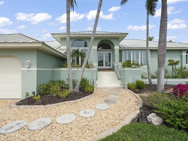 1238 Par View Dr, Sanibel, FL 33957