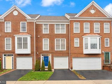 25213 DUNVEGAN SQUARE, CHANTILLY, VA 20152
