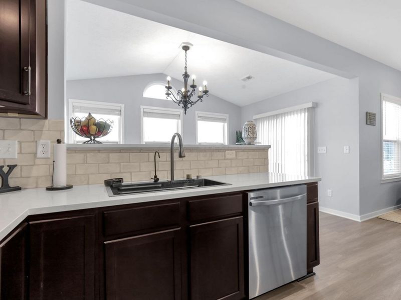 39 Thoreau Drive, Ashville, OH 43103 Photo 16