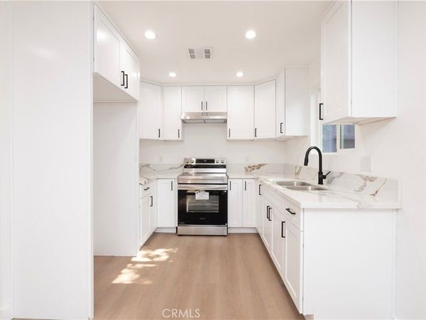 5739 S St Andrews Pl, Unit 1/2, Los Angeles, CA 90062