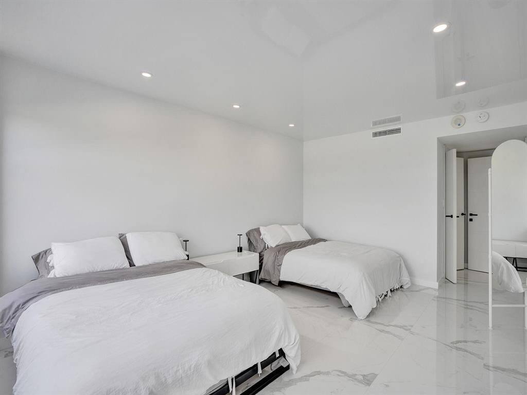 2500 Parkview Drive, Unit 1112, Hallandale Beach, FL 33009 Photo