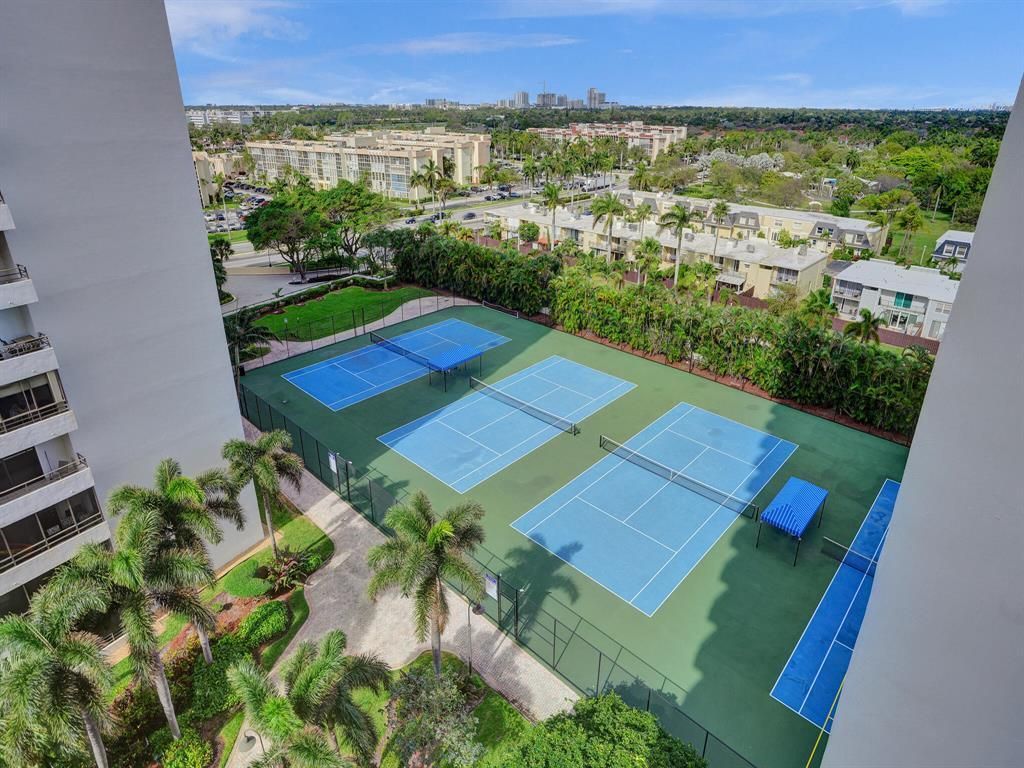 2500 Parkview Drive, Unit 1112, Hallandale Beach, FL 33009 Photo