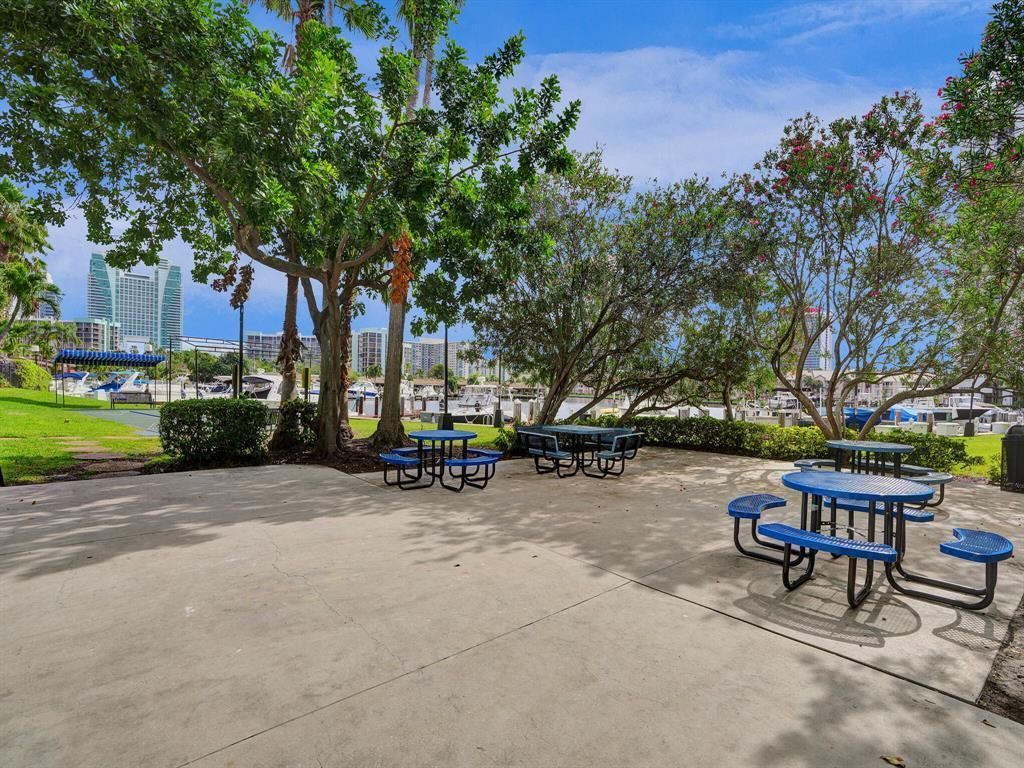 2500 Parkview Drive, Unit 1112, Hallandale Beach, FL 33009 Photo