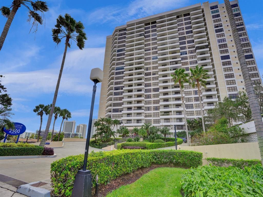 2500 Parkview Drive, Unit 1112, Hallandale Beach, FL 33009 Photo
