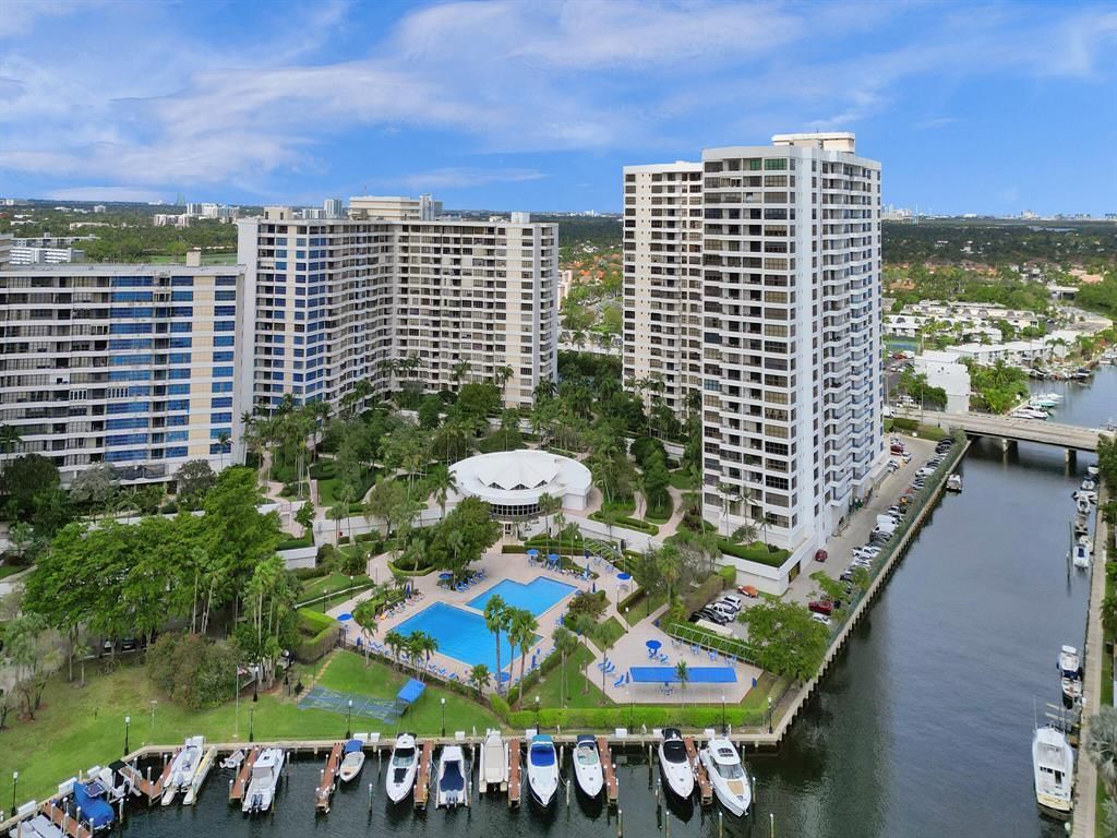 2500 Parkview Drive, Unit 1112, Hallandale Beach, FL 33009 Photo