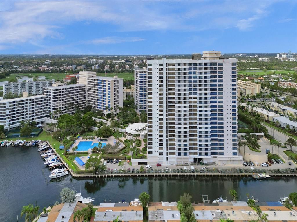 2500 Parkview Drive, Unit 1112, Hallandale Beach, FL 33009 Photo