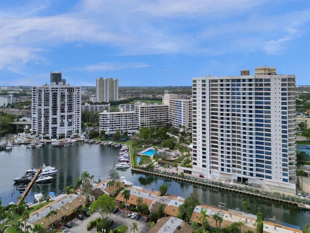2500 Parkview Drive, Unit 1112, Hallandale Beach, FL 33009 Photo