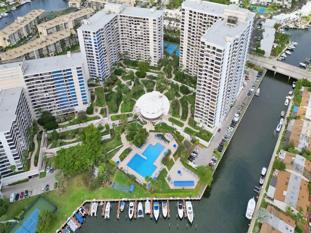 2500 Parkview Drive, Unit 1112, Hallandale Beach, FL 33009 Photo