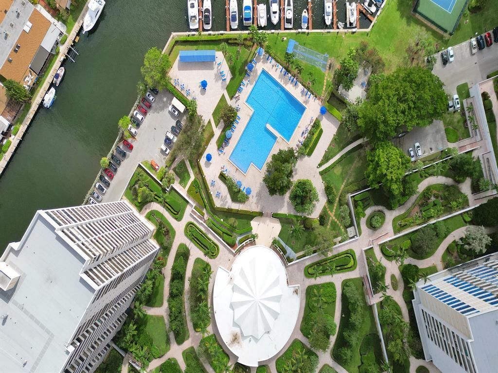 2500 Parkview Drive, Unit 1112, Hallandale Beach, FL 33009 Photo