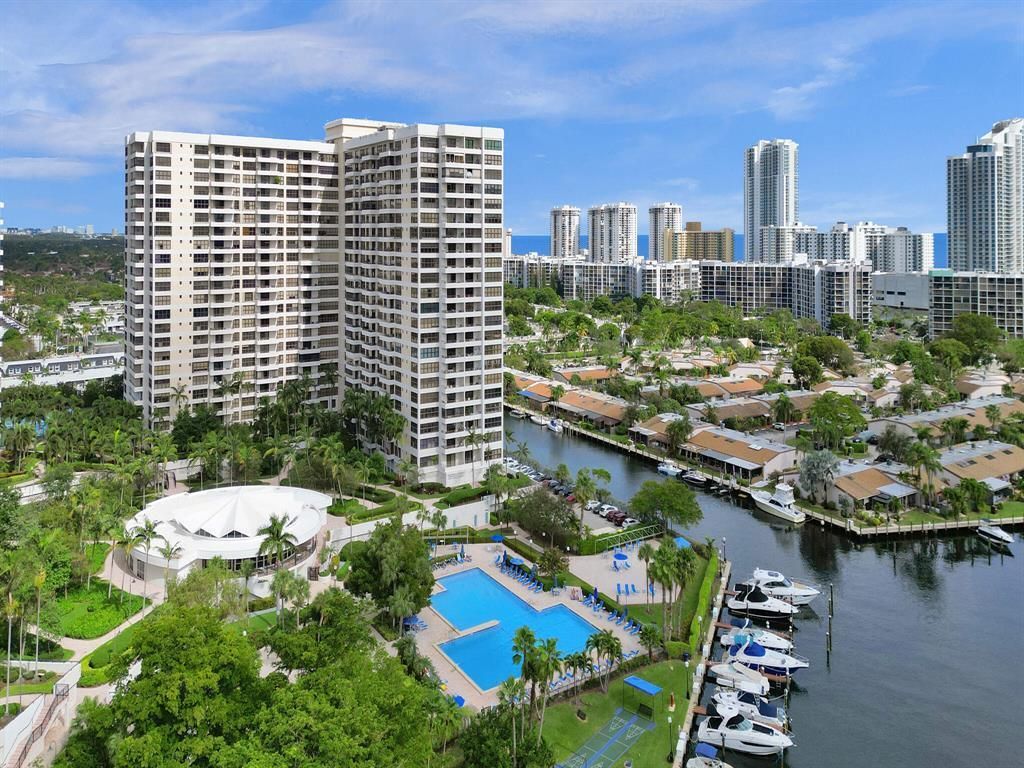 2500 Parkview Drive, Unit 1112, Hallandale Beach, FL 33009 Photo