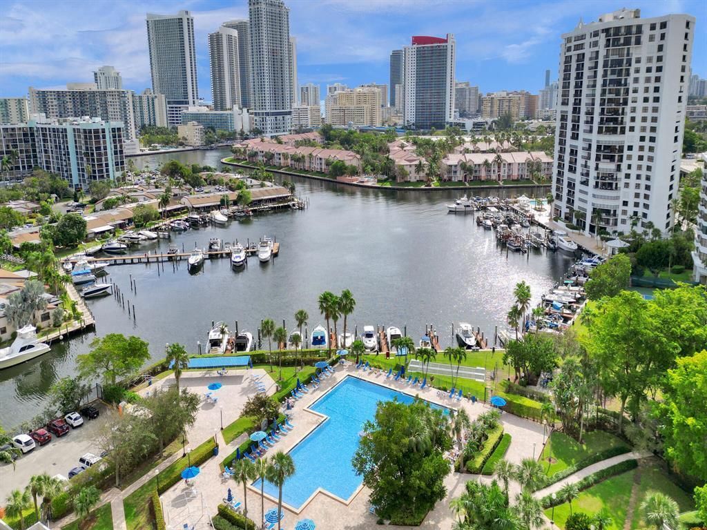 2500 Parkview Drive, Unit 1112, Hallandale Beach, FL 33009 Photo