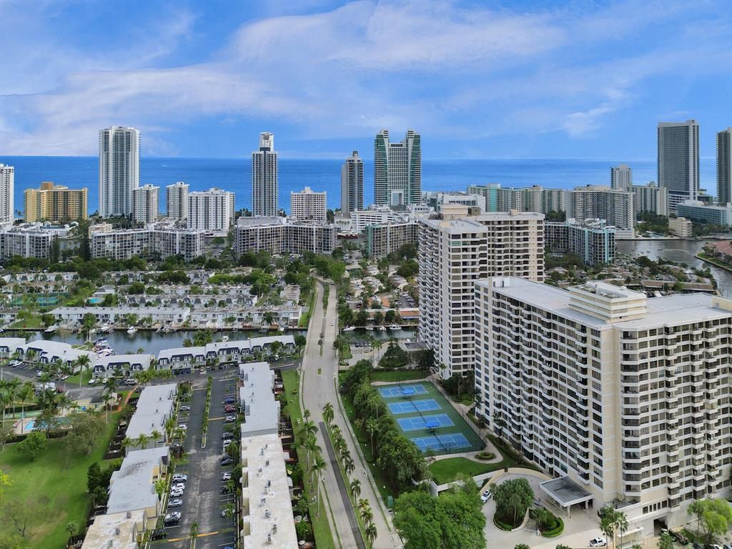 2500 Parkview Drive, Unit 1112, Hallandale Beach, FL 33009 Photo