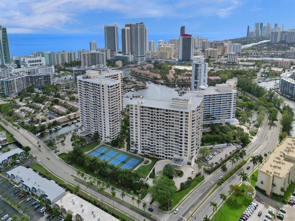 2500 Parkview Drive, Unit 1112, Hallandale Beach, FL 33009 Photo