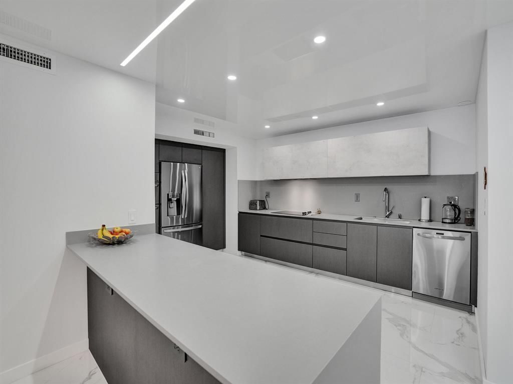 2500 Parkview Drive, Unit 1112, Hallandale Beach, FL 33009 Photo