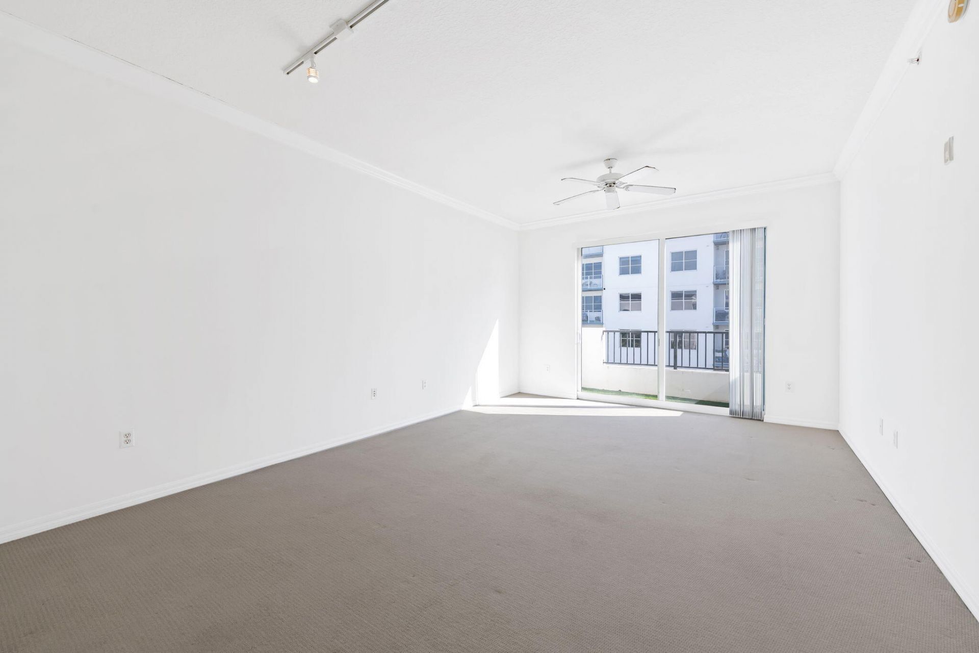 2401 NE 65th Street, Unit 606, Fort Lauderdale, FL 33308 Photo