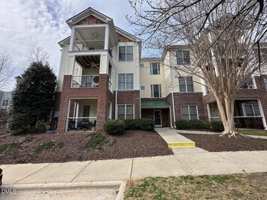 900 Canenaugh Drive, Unit 305, Raleigh, NC 27604