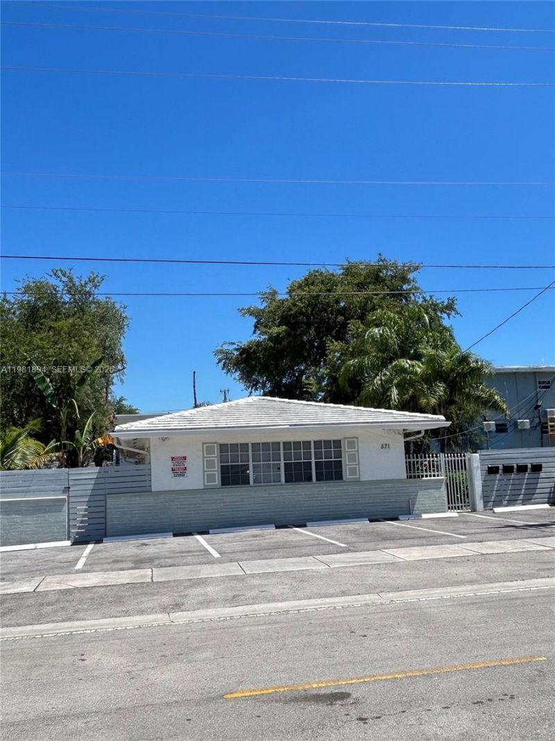571 NE 67th , Unit 3, Miami, FL 33138 Photo