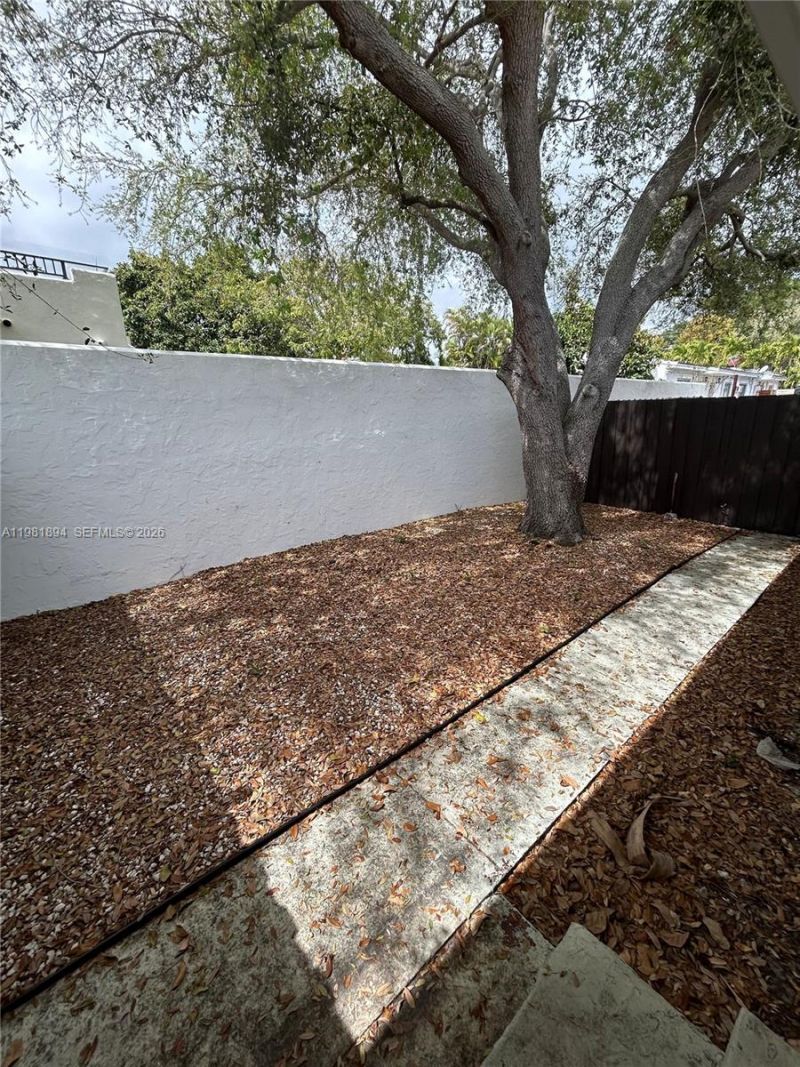 571 NE 67th , Unit 3, Miami, FL 33138 Photo