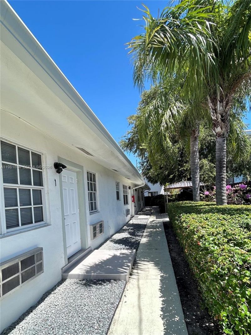571 NE 67th , Unit 3, Miami, FL 33138 Photo