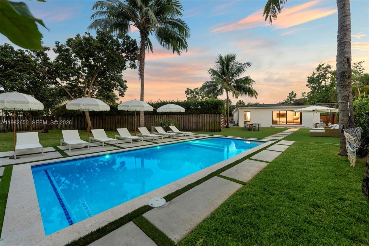 995 NE 107th St, Miami, FL 33161 Photo