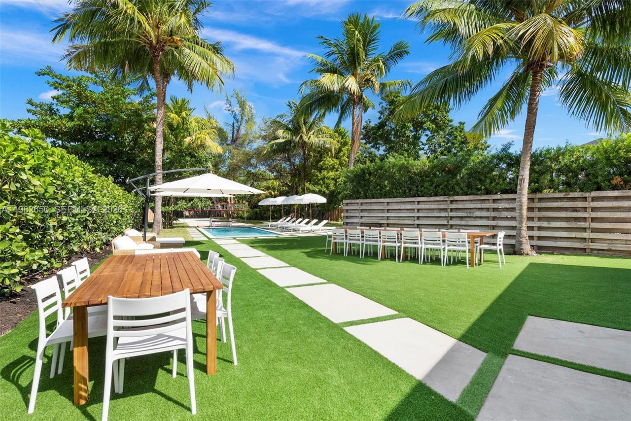 995 NE 107th St, Miami, FL 33161 Photo