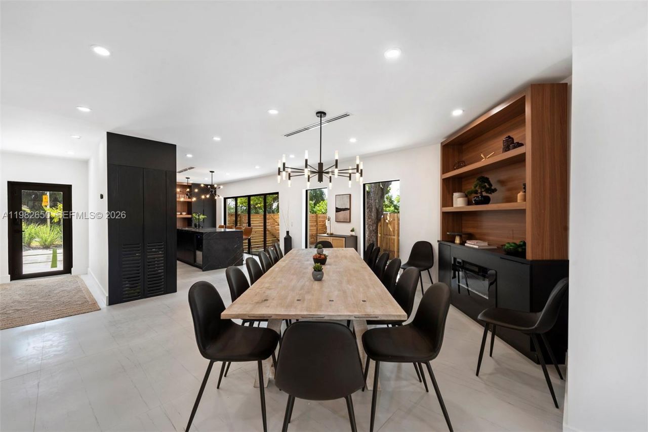 995 NE 107th St, Miami, FL 33161 Photo