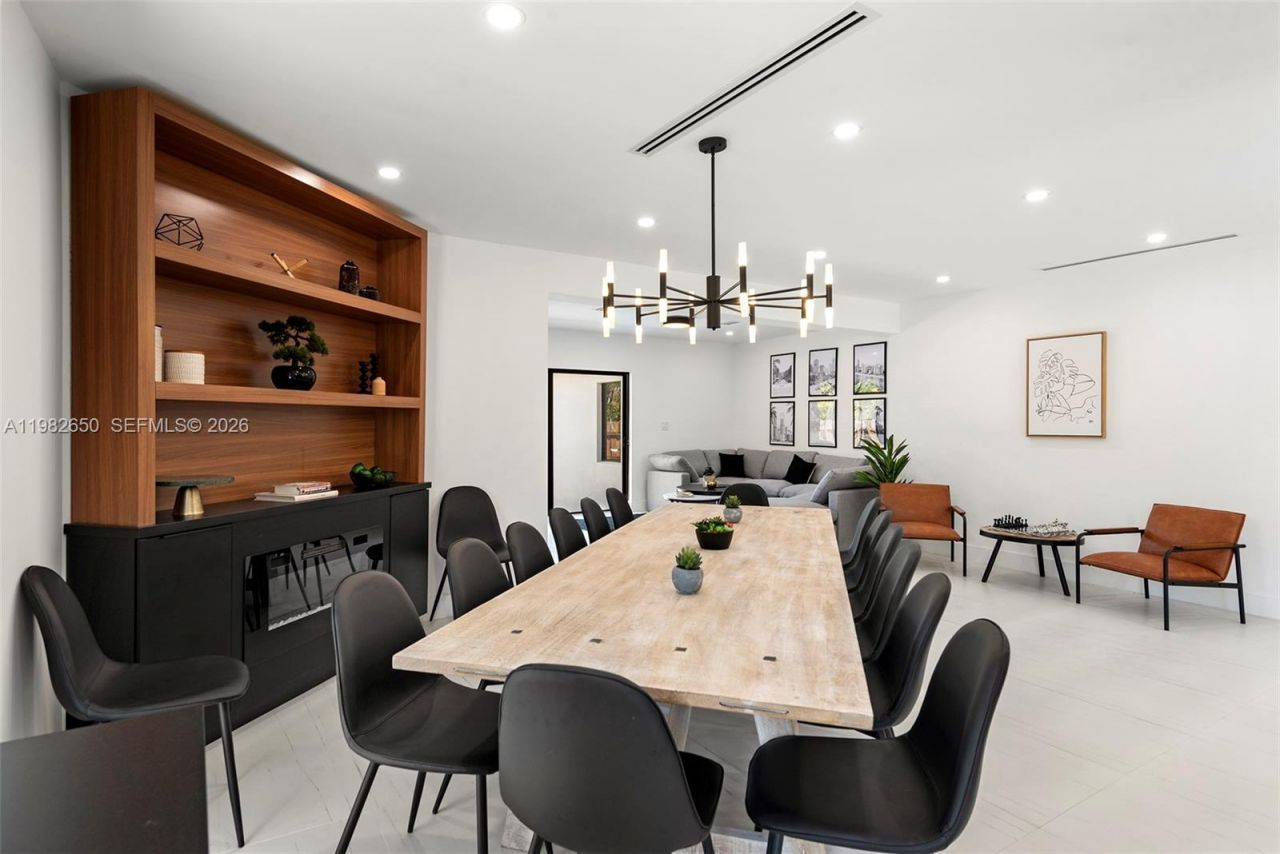 995 NE 107th St, Miami, FL 33161 Photo