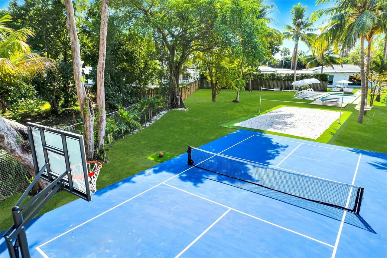 995 NE 107th St, Miami, FL 33161 Photo