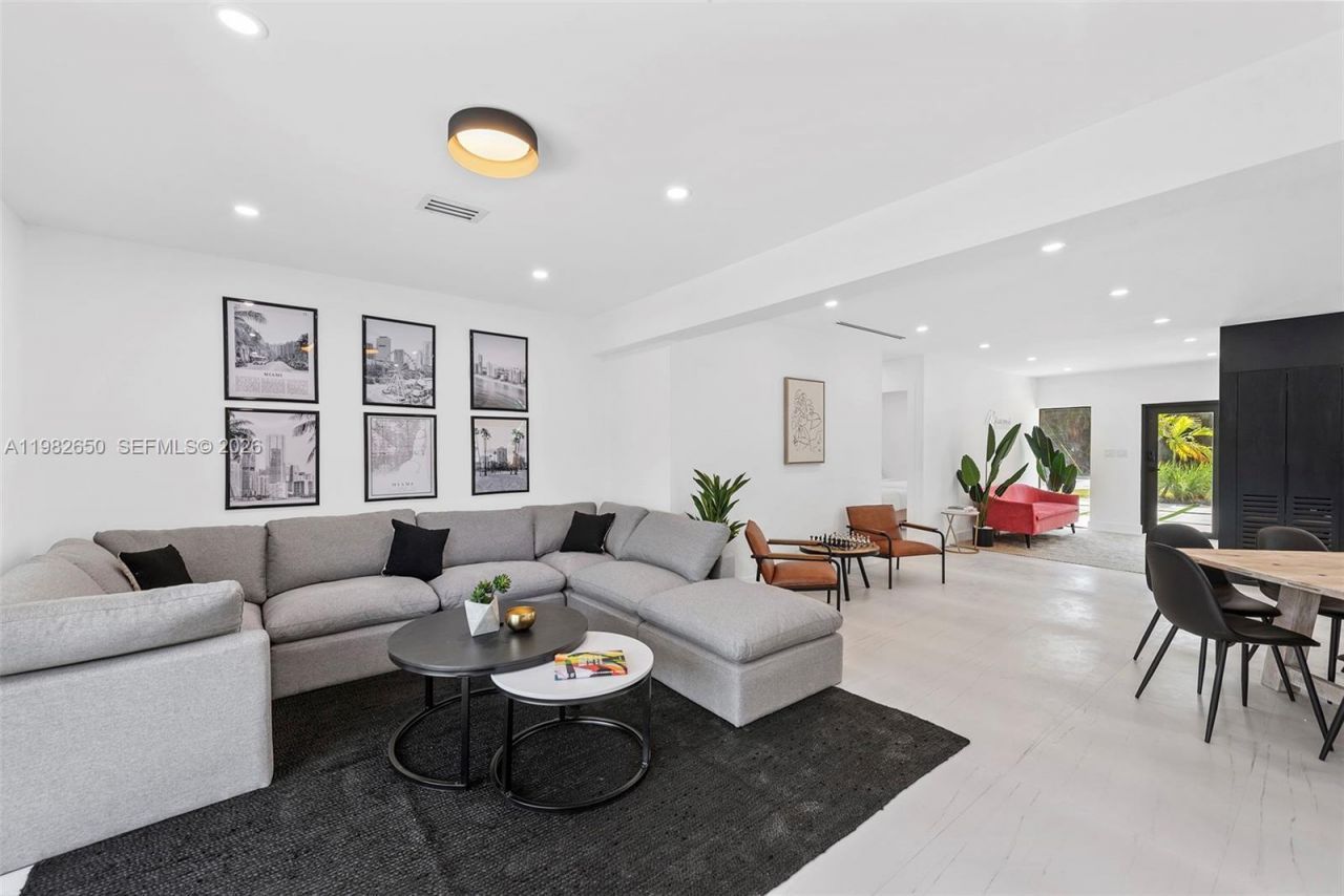 995 NE 107th St, Miami, FL 33161 Photo