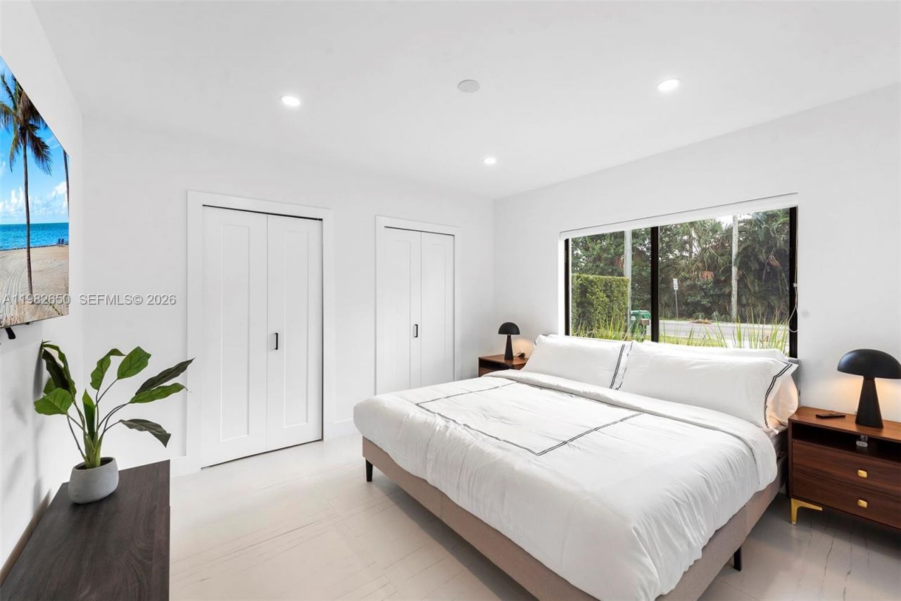 995 NE 107th St, Miami, FL 33161 Photo