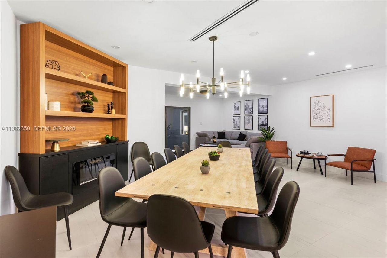 995 NE 107th St, Miami, FL 33161 Photo