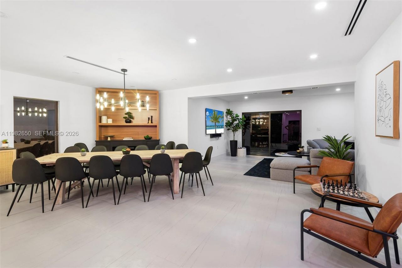 995 NE 107th St, Miami, FL 33161 Photo